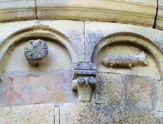 Scultura e capitello - Chiesa di San Marziano o Santa Agata a Viarigi
