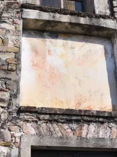 Tracce di affresco in facciata - Oratorio di San Michele a Borghetto di Borbera