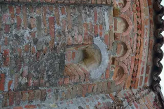 Abside e monofora - Pieve di Santa Maria Assunta o di Pisenzana a Montechiaro d'Asti