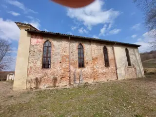 Fianco destro - Chiesa di Santa Maria de Flesco o Madonna delle Ciappellette a Rocchetta Tanaro