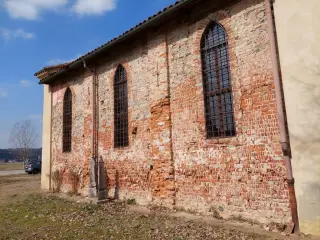 Fianco destro - Chiesa di Santa Maria de Flesco o Madonna delle Ciappellette a Rocchetta Tanaro