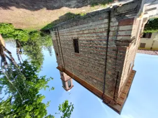 Facciata e fianco - Chiesa di Santa Maria di Molignano o dell'Annunziata a Vignale MonferratoFrazione Molignano