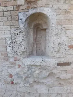 Monofora - Chiesa di San Michele a TonengoFrazione Ottini