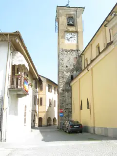 Campanile e lunette-intradosso - Parrocchiale di San Giacomo a Luserna San GiovanniFrazione Luserna Alta