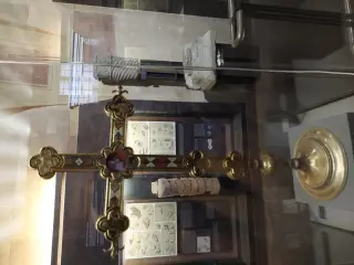 Crocefisso reliquiario - Duomo o Cattedrale di San Lorenzo a Alba