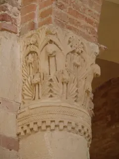 Capitello fitoforme - Chiesa della Trinità da Lungi a Castellazzo Bormida