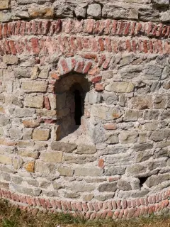 Monofora - Cappella di San Valeriano (1) a Borgone Susa