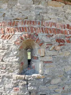 Monofora - Cappella di San Valeriano (1) a Borgone Susa