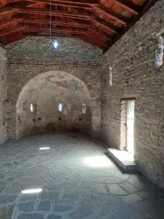 Interno - Cappella di San Valeriano (1) a Borgone Susa