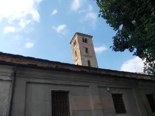 Campanile dal lato sud - Ex Chiesa dei Santi Pietro e Paolo a Caraglio