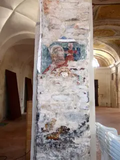 Sottarco quinta campata Nord odierna, affreschi - Ex Chiesa dei Santi Pietro e Paolo a Caraglio