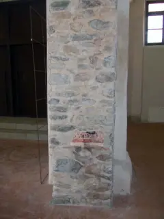 Base arco tra quinta e sesta campata Nord, affreschi - Ex Chiesa dei Santi Pietro e Paolo a Caraglio