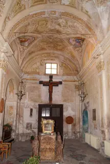 Interno, urna Sant'Esuberanza con reliquie - Chiesa di Sant'Apollinare a CasalbeltrameFrazione Fisrengo