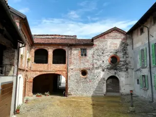 Vista - Chiesa di San Pietro a Carpignano Sesia