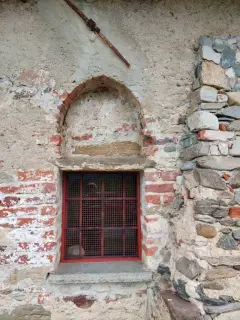Finestra - Cappella di San Ponzio a SaluzzoFrazione Castellar