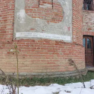 Scritta su abside - Cappella di Santa Margherita a Alba