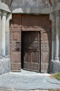 Portale - Parrocchiale di Nostra Signora della Neve a Cesana TorineseFrazione Bousson