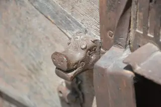 Portale - Parrocchiale di Nostra Signora della Neve a Cesana TorineseFrazione Bousson