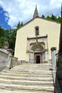 Facciata - Parrocchiale di Nostra Signora della Neve a Cesana TorineseFrazione Bousson