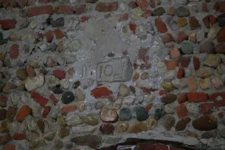 Pietra con Data - Chiesa di San Pietro a Cavallermaggiore