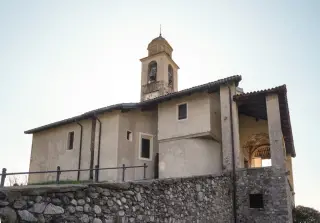 Fianco - Parrocchiale di Santa Maria Assunta a Dormelletto