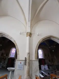 Semicolonna e cappelle laterali - Santuario di San Chiaffredo a Crissolo