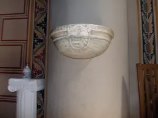 Acquasantiera conti Galateri - Parrocchiale di San Michele Arcangelo a Genola