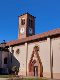Fianco e campanile - Parrocchiale di San Michele Arcangelo a Genola