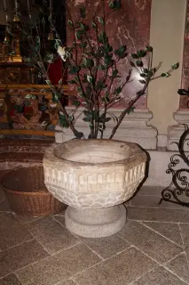 Fonte battesimale - Basilica o Parrocchiale di San Giuliano a Gozzano