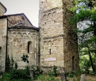 Abside e base del campanile - Parrocchiale di Natività di Maria o Santa Maria Nascente a Gremiasco