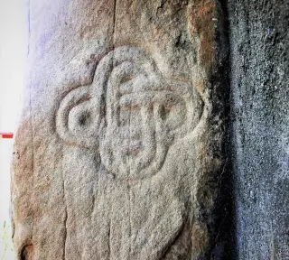 Simbolo scolpito - Parrocchiale di Natività di Maria o Santa Maria Nascente a Gremiasco