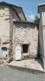 Esterno - Cappella del Cimitero o San Pietro a Issiglio