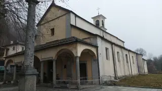 Facciata - Parrocchiale di San Martino a Trarego ViggionaFrazione Trarego