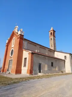 Facciata e fianco - Santuario della Madonna della Neve a Lequio Berria