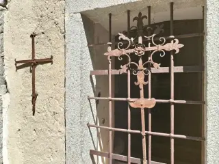 Croce in ferro - Cappella di San Giovanni Battista a BoccioletoFrazione Oro Mezzano