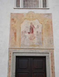 Vergine delle Grazie in facciata - Chiesa di Santa Marta o del Santissimo Sacramento a Borgosesia