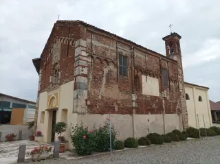 Vista - Chiesa di Maria Santissima Assunta o de Isana a Livorno Ferraris