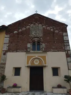 Facciata - Chiesa di Maria Santissima Assunta o de Isana a Livorno Ferraris